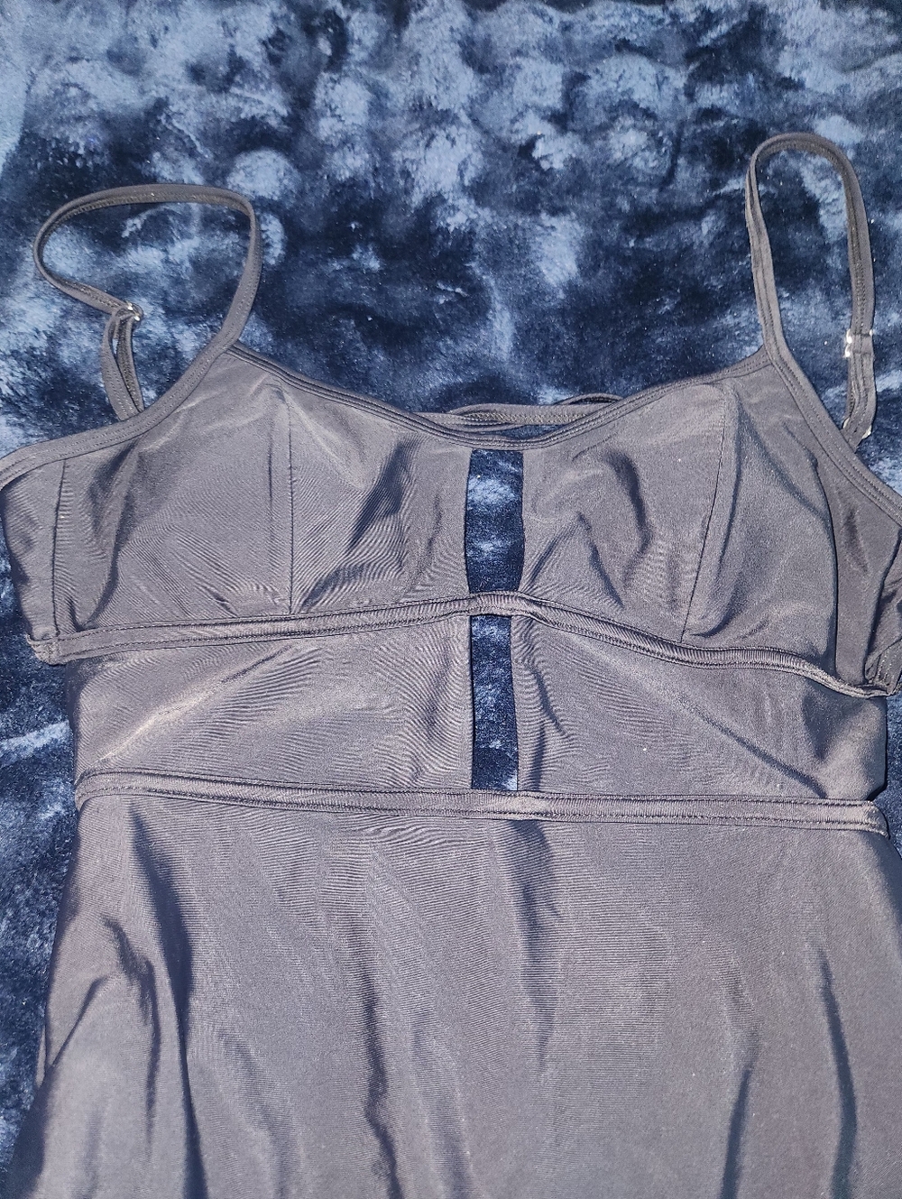 Cupshe One-Piece Swimsuit with Cutout Detail - Picture 4 of 6